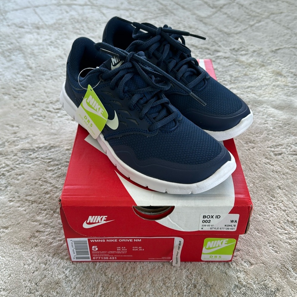 Navy women’s Nike